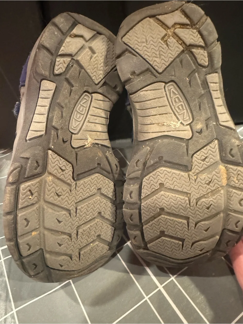 KEEN kid’s sandals Size 12 washable summer back to school vacation beach big boy